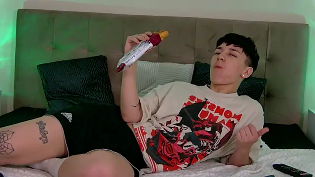 Chat +18 de JessyAdoryx ao vivo