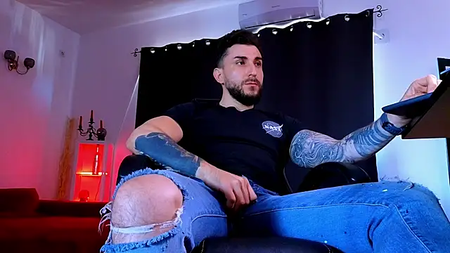Онлайн чат XXX MightyAaron66