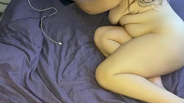 Živý XXX chat Ceyceys