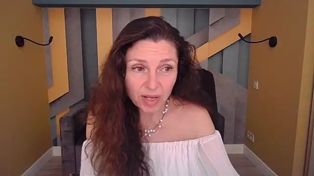 EllaLong's Live XXX Chat