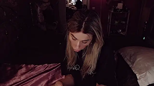 AnnieGOld_'s Live XXX Chat