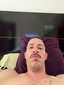 XXX chat uživo modela MeladoDiMel