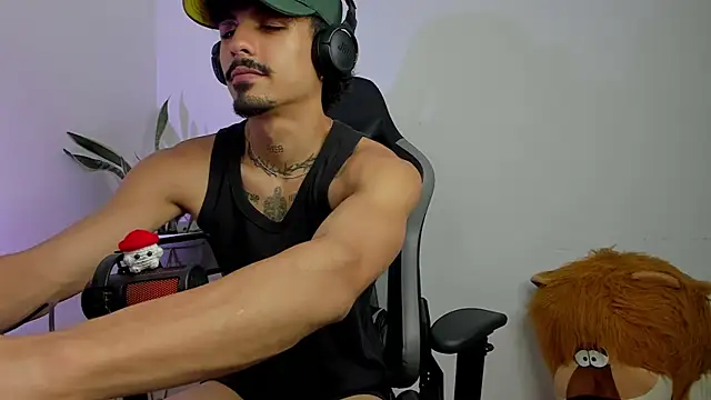 Chat XXX en directo de Lukeetaylor
