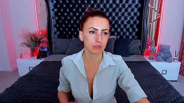 Rebecca_Diamond Adlı Modelin Canlı XXX Sohbeti