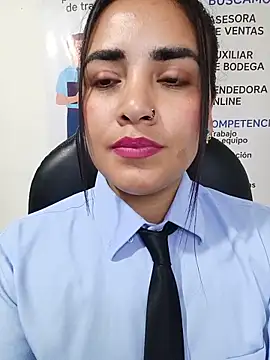 Chat XXX en directo de MAYE__13