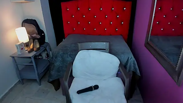 Chat +18 de ScarletBigTitties ao vivo