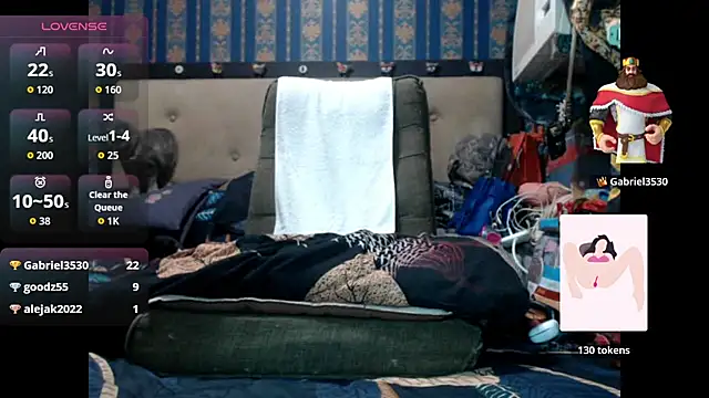 BustieCurvyTRANS69's Webcam Show