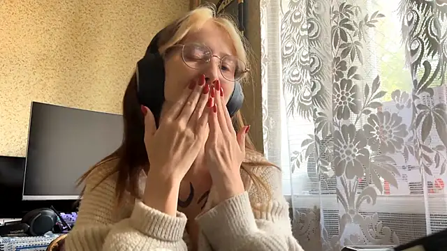 AliceGates' Live XXX Chat