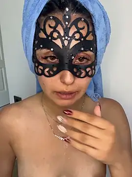 Meryy34 Adlı Modelin Canlı XXX Sohbeti