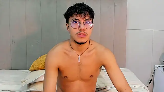 Chat XXX ao vivo de kai_storn