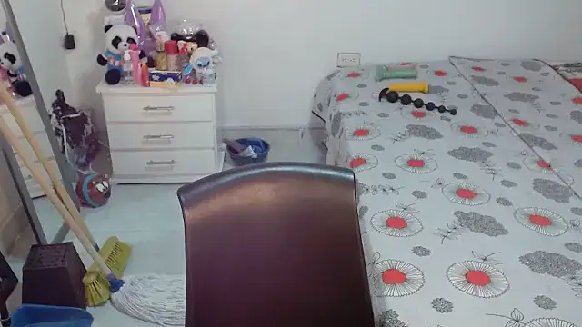 soniafuckboobs Adlı Modelin Canlı XXX Sohbeti