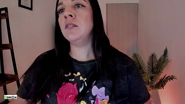 urcute_kitten Adlı Modelin Canlı XXX Sohbeti
