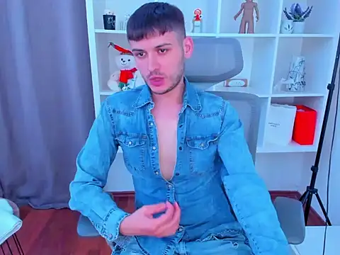 andboyfor6's Webcam Show