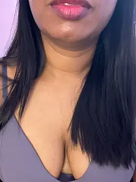 tamil_Aarathi élő XXX-chatje