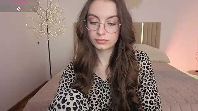 Pokazy przed kamerką   – Real_cutie1