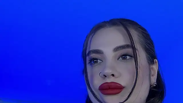 Chat +18 de AdrianaToress ao vivo
