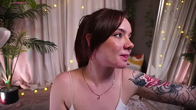 SinfulMoves live XXX chat