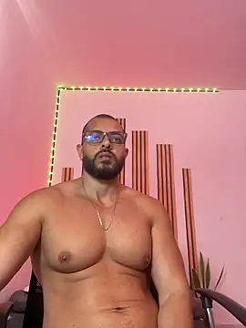 Chat +18 de magnumchris ao vivo