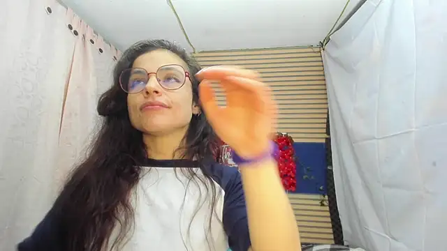 rosse_2504 live XXX chat