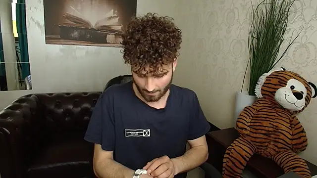 KyloEast Webcam Show