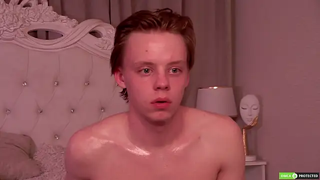 SimonWarner Show in webcam