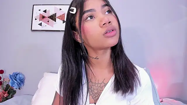 PauleteW10's Live XXX Chat