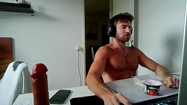 alpha-hunk Chat XXX live