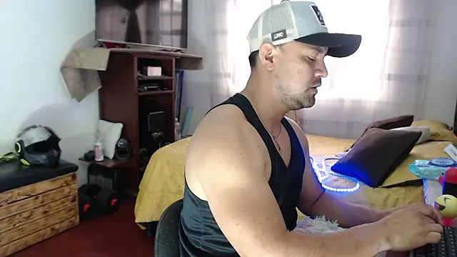 AlejoMoretti's Webcam Show