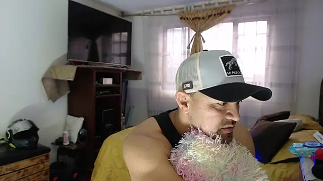 AlejoMoretti Webcamshow