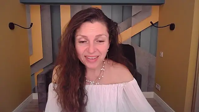 EllaLong Live XXX Chat
