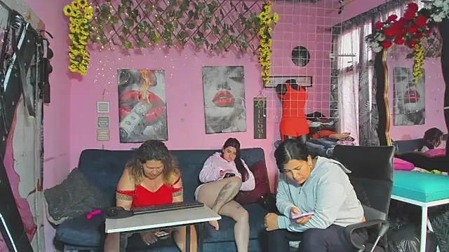 lesbiancuple's Live XXX Chat
