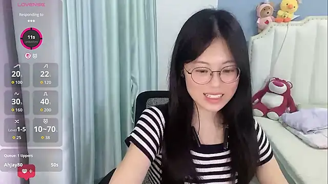 Chatroom XXX en direct de Luna-666