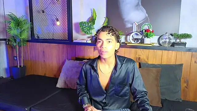 AlanCutee Adlı Modelin Canlı XXX Sohbeti