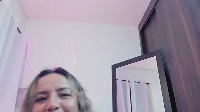 دردشة miaapril الجنسية المباشرة