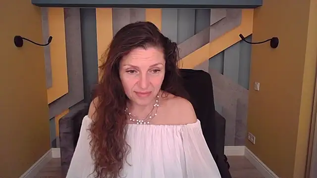 EllaLong's Live XXX Chat