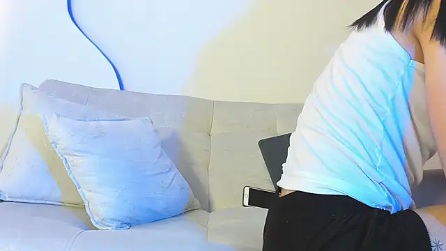 عرض كام ArohomLester_