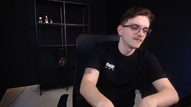 FelixStarkk Chat XXX in diretta