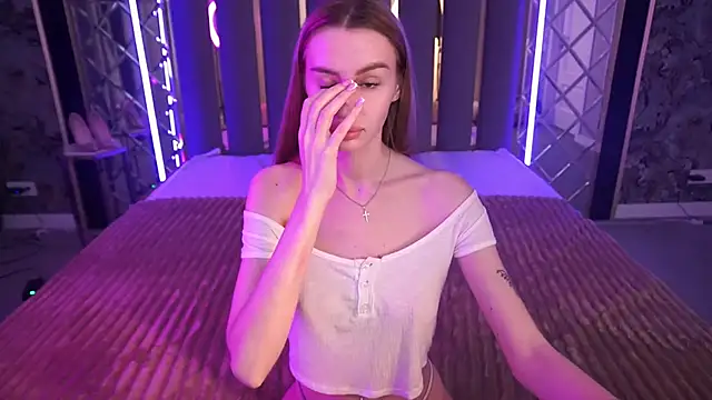 XXX chat uživo modela Snow_WhiteeeX