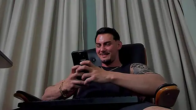 XXX chat uživo modela ClintMasters