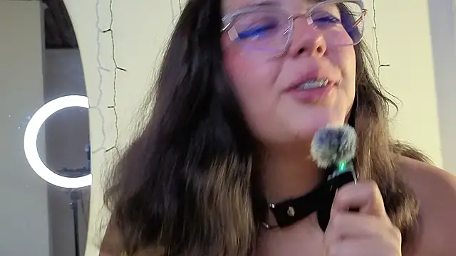 Czat XXX na żywo – Paola_Lyon_