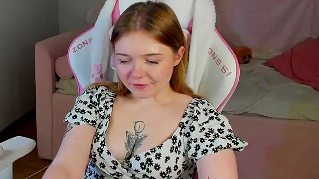 ElinaVale Chat XXX in diretta
