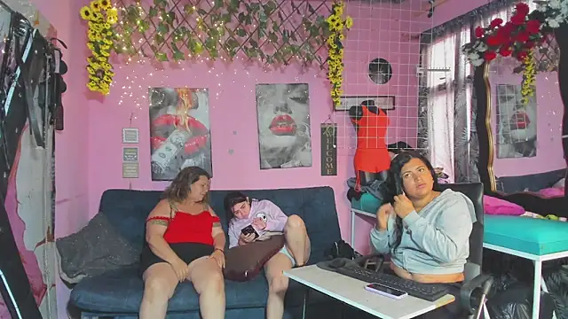 Webkamerová show lesbiancuple