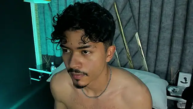 NicolaiKarav 在線直播表演