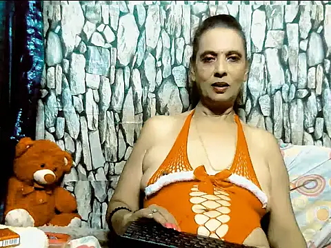 Hot_queen58 Adlı Modelin Canlı XXX Sohbeti
