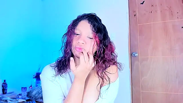Emily_Coper18: απευθείας συνομιλία ΧΧΧ
