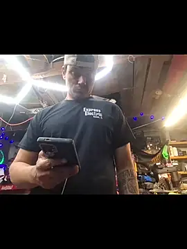 twistafatpipe's Webcam Show