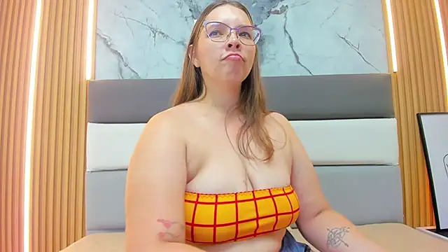 LEYNABRAUN Live XXX Chat