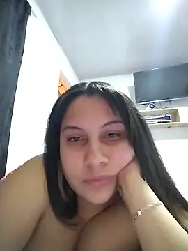 esmeralda_jadees 即時 XXX 聊天