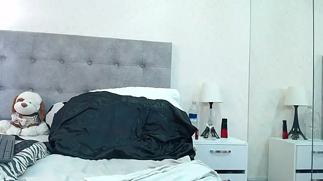 ScarlettGreen_'s Live XXX Chat