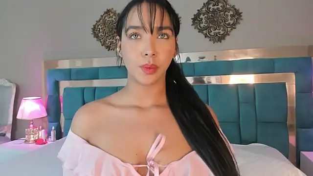 HiilaryBrownn live XXX chat